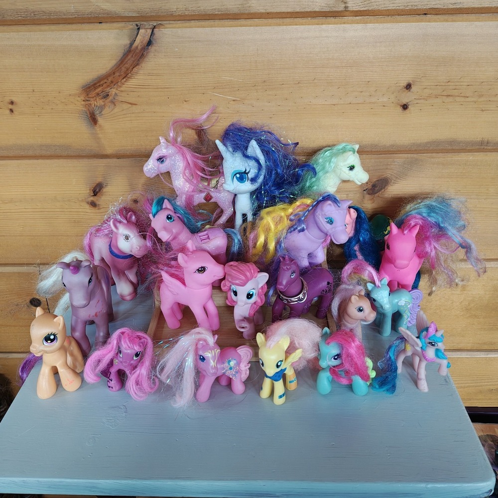 Huge lot of 20 Vintage Pony Figures Mixed lot Multiple Brands C4